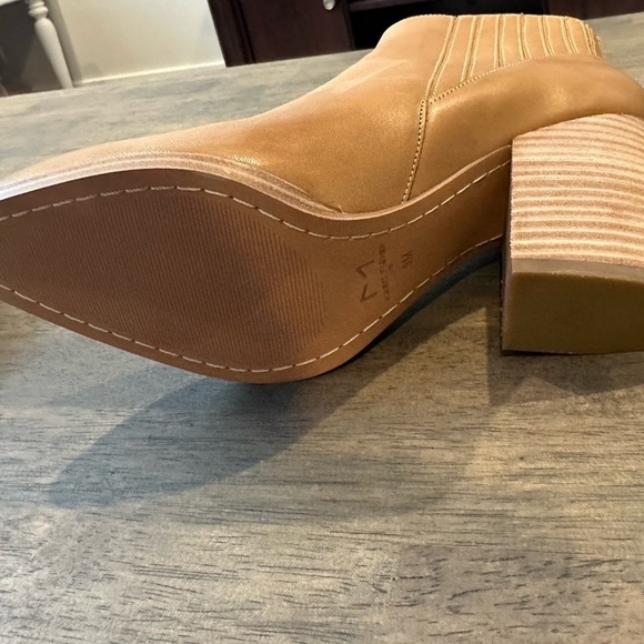 Marc Fisher Alva Bootie Cognac - Picture 4 of 5
